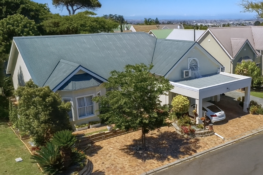 6 Bedroom Property for Sale in Zevendal Western Cape